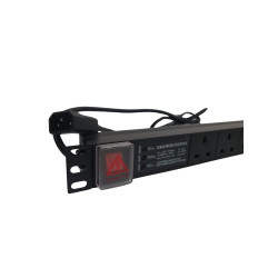 UK Socket / IEC C14 Plug Rack PDU