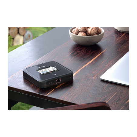 ETGEAR Nighthawk M5 5G WiFi 6 Mobile Router (MR5200) Cellular network router